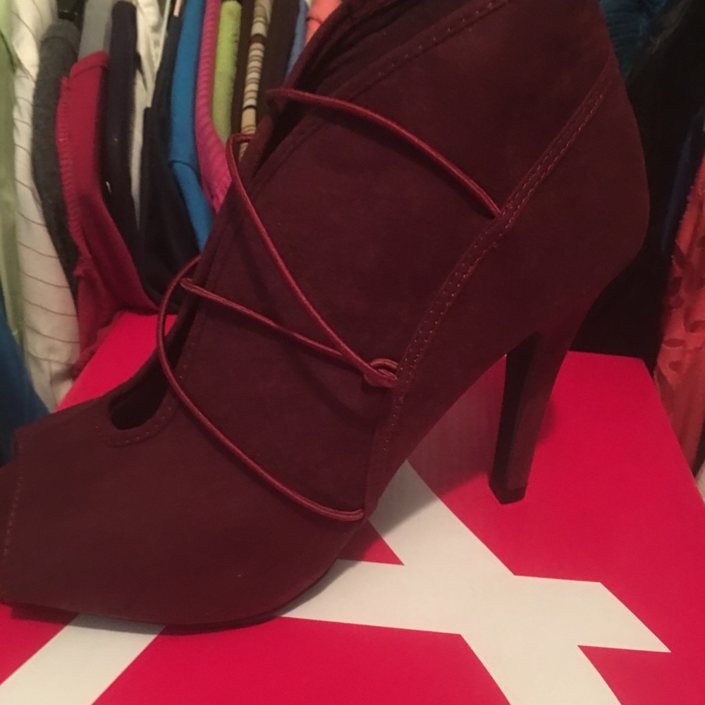 BURGUNDY - Picture 2 of 3